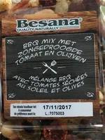 Melange bbq tomates olives