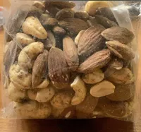 Melange de noix au sel de mer et poivre
