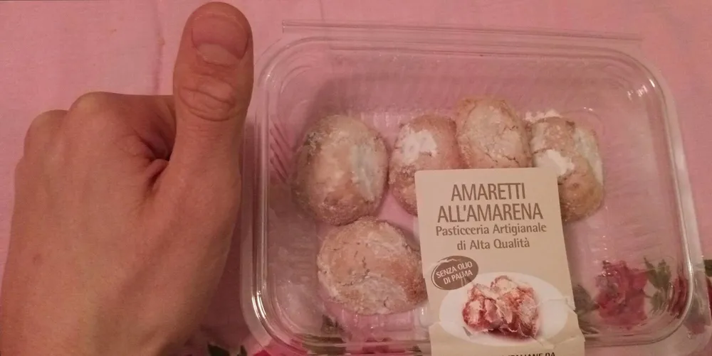 Amaretti aux cerises noires