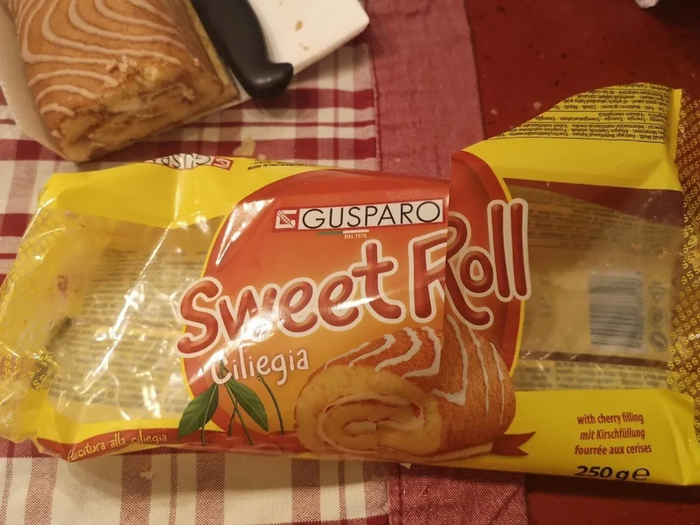 Sweet roll ciliegia