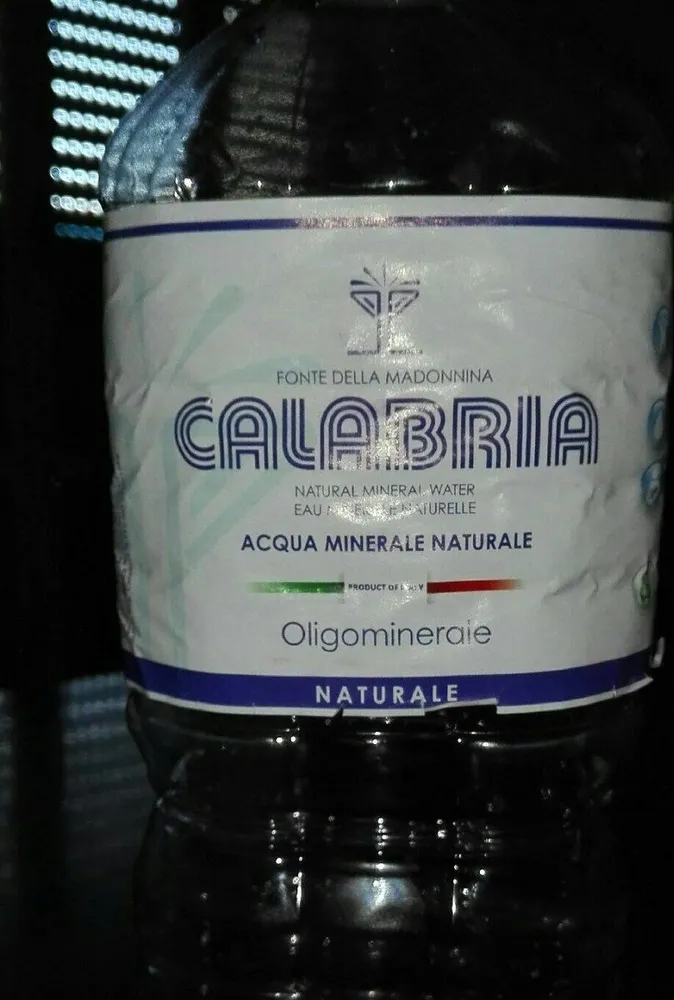 Acqua minerale naturale