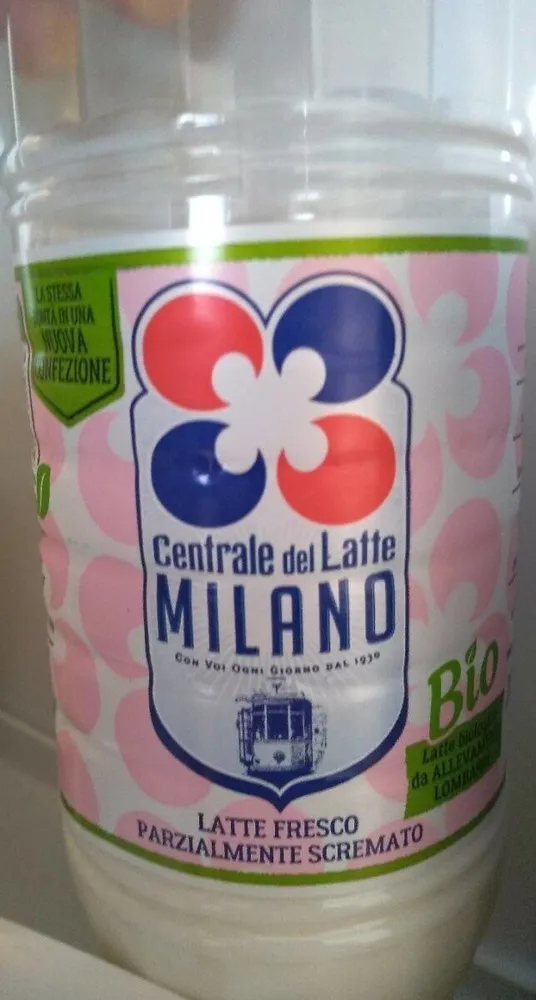 Latte fresco parzialmente scremato