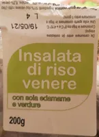 Insalata di riso venere con soia edamame e verdure