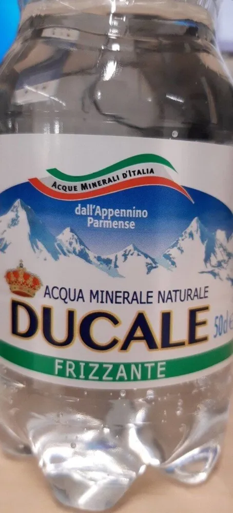 Acqua minerale naturale