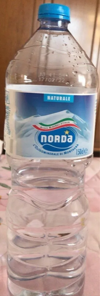 Acqua naturale