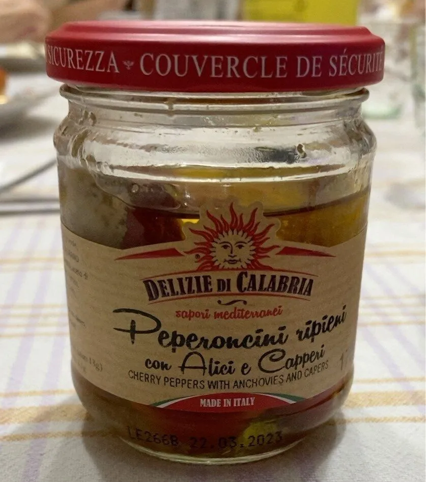 Peperoncini Ripieni con Alici e Capperi