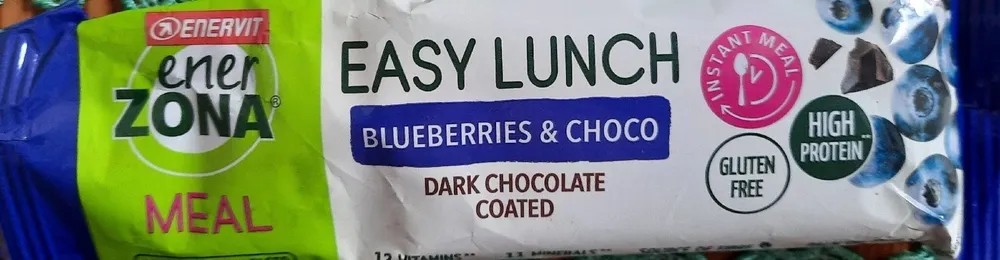 Easy lunch, blueberres e choco. Dark chocolate coated