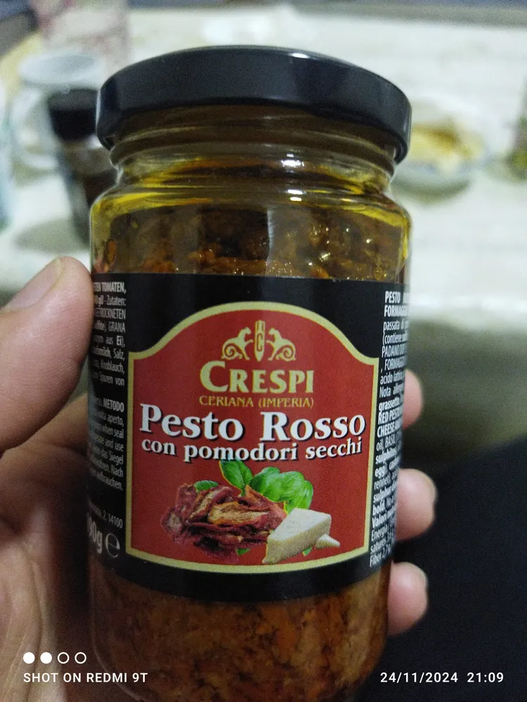 Pesto rosso con pomodori secchi