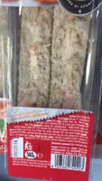 2 tramezzini farciti con gamberetti e salsa rosa