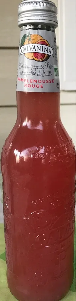 Boisson gazeuse avec pulpe de fruit