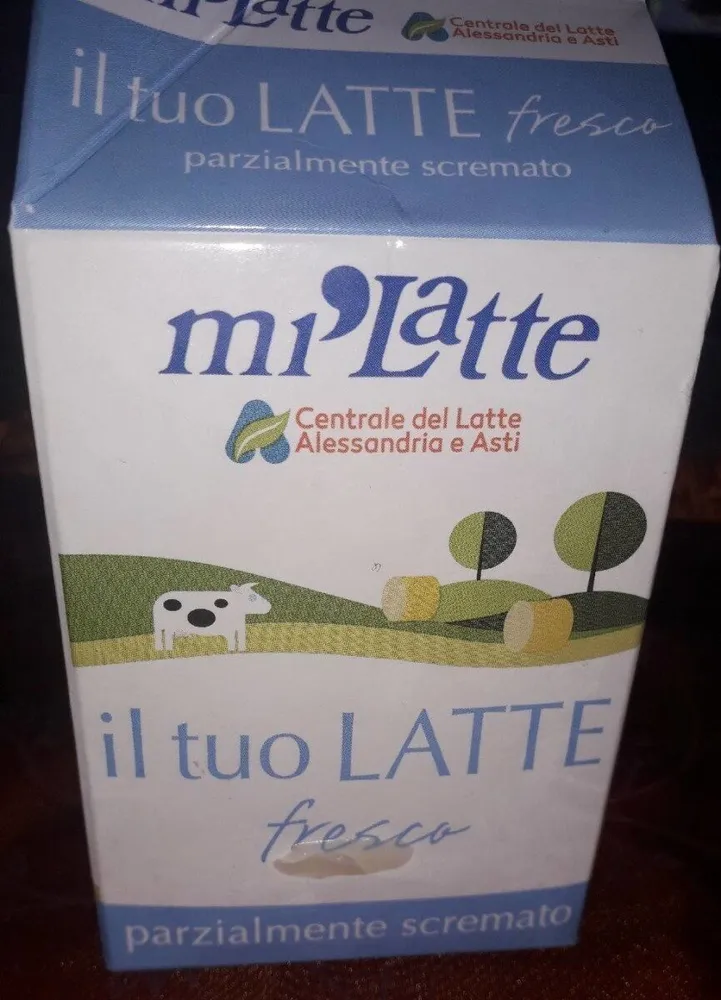 Latte fresco parzialmente scremato