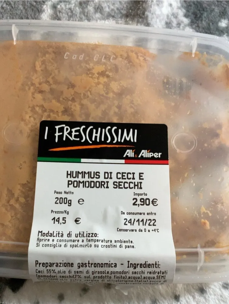 Hummus di ceci e pomodori secchi