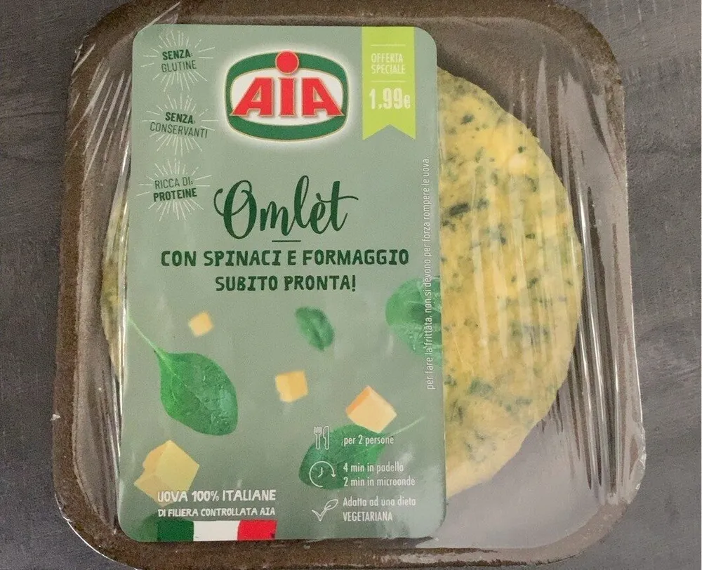 Omlet con spinaci e formaggio