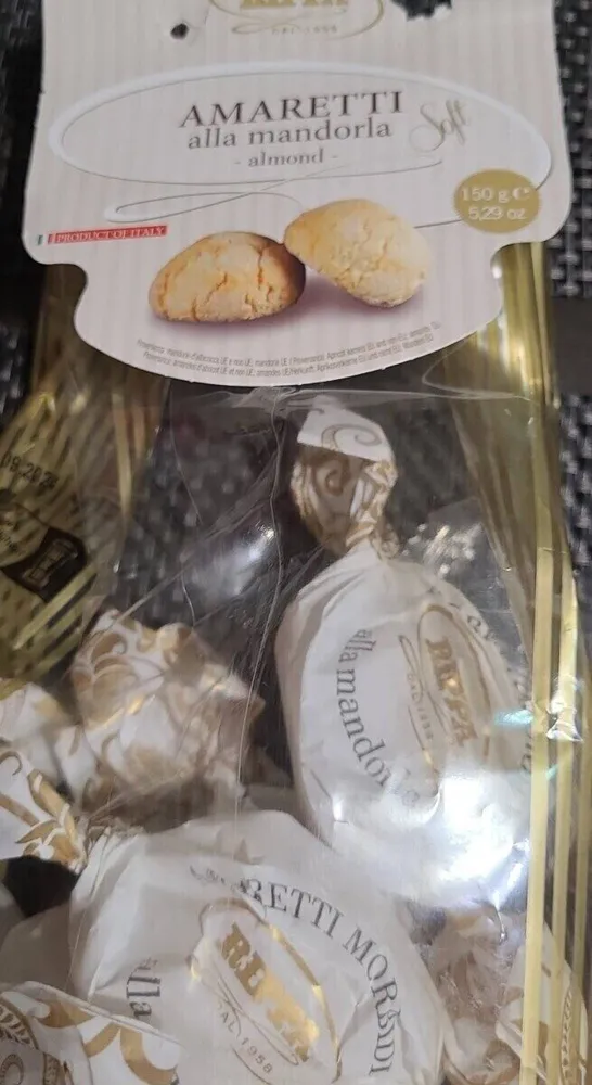 Amaretti  alla mandorla