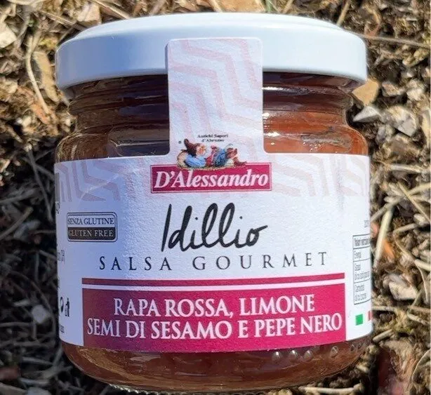 Salsa gourmet rapa rossa, limoni, semi di sesamo e pepe nero