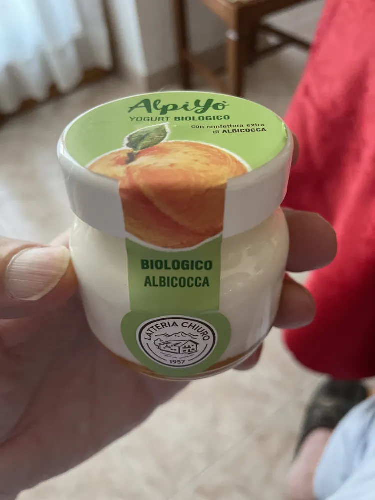 Alpiyò yogurt biologico con confettura extra di albicocca