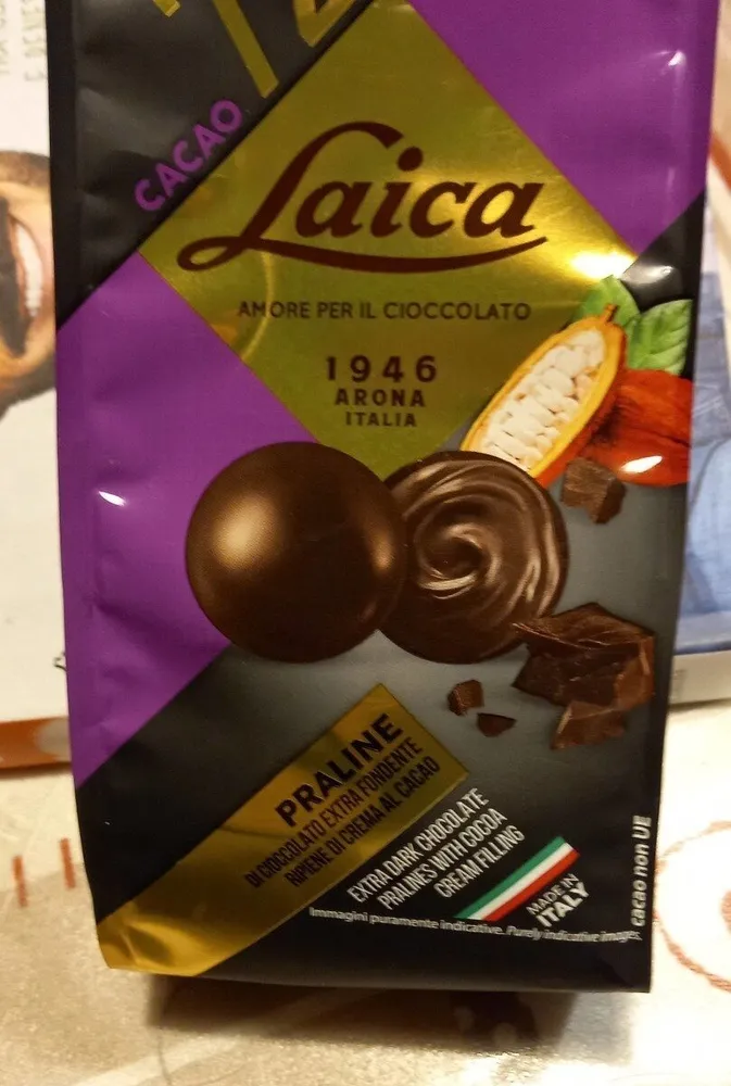 Praline di cioccolato extra fondente ripiene di cacao