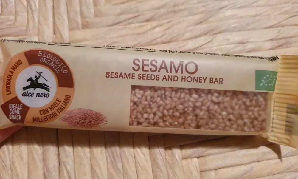 Sesame seeds and honey bar