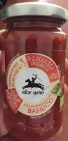 Tomato sauce with basil