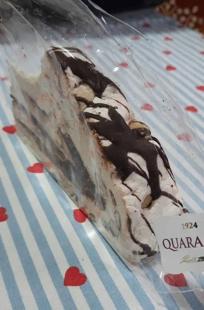 Torrone tenero con crema cioccolato