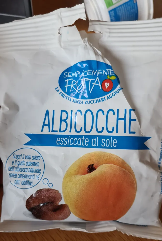 albicocche essiccate al sole