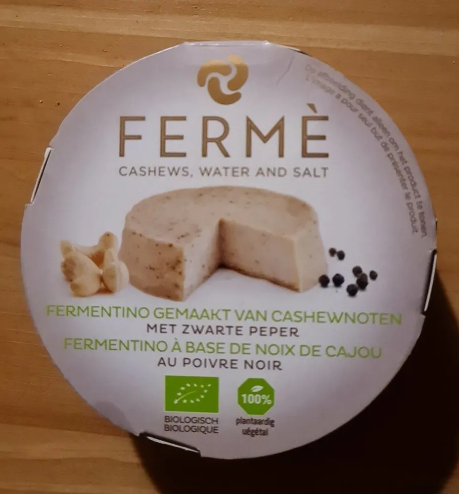 Fermentino à base de noix de cajou au poivre noir