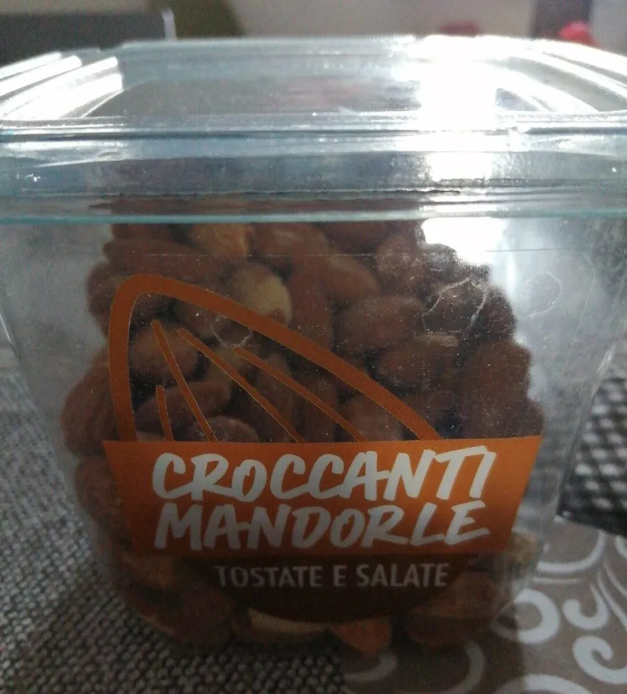 Croccanti mandorle tostate e salate