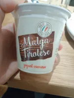 Yogurt cremoso con frutta frullata