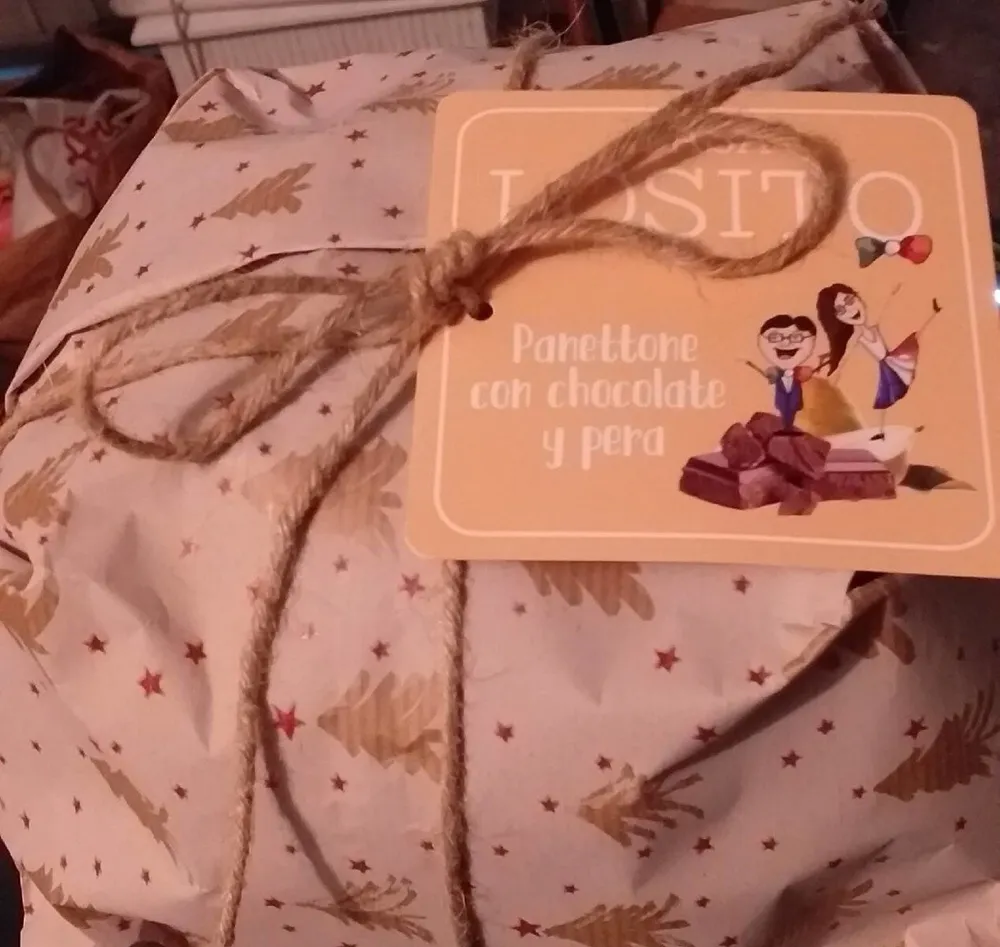 Panettone con pera y chocolate