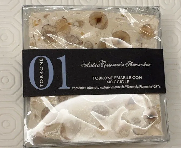Torrone friabile con nocciole