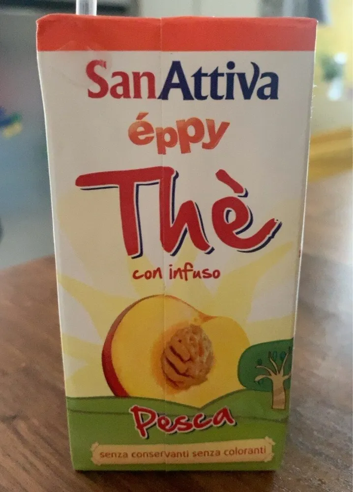 Thè con infuso alla pesca