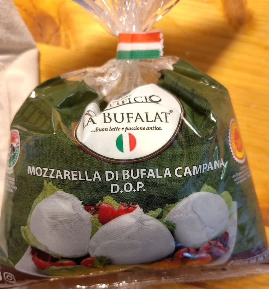 Mozzarella di bufala