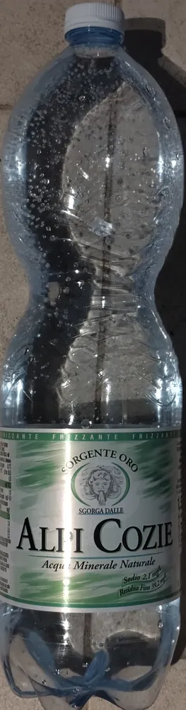 Acqua minerale naturale frizzante