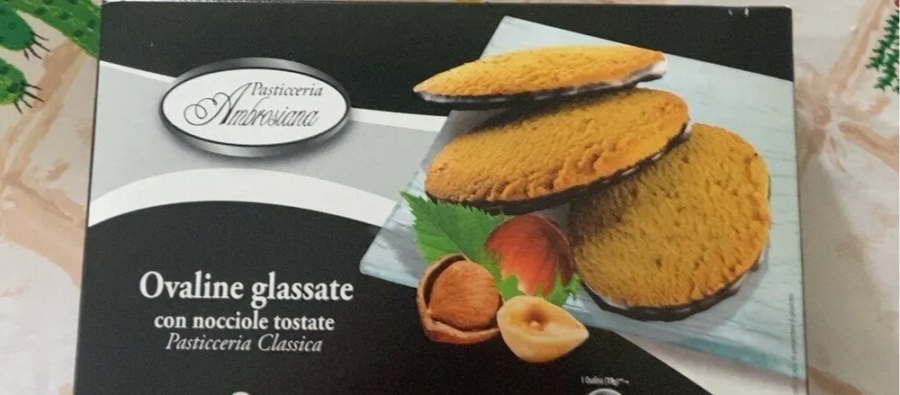 Ovaline glassate con nocciole tostate