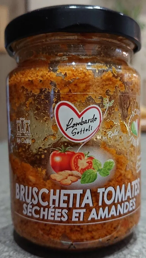 Bruschetta aux tomates séchées et amandes