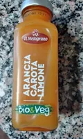 Mix di frutta e verdura biologica frullata