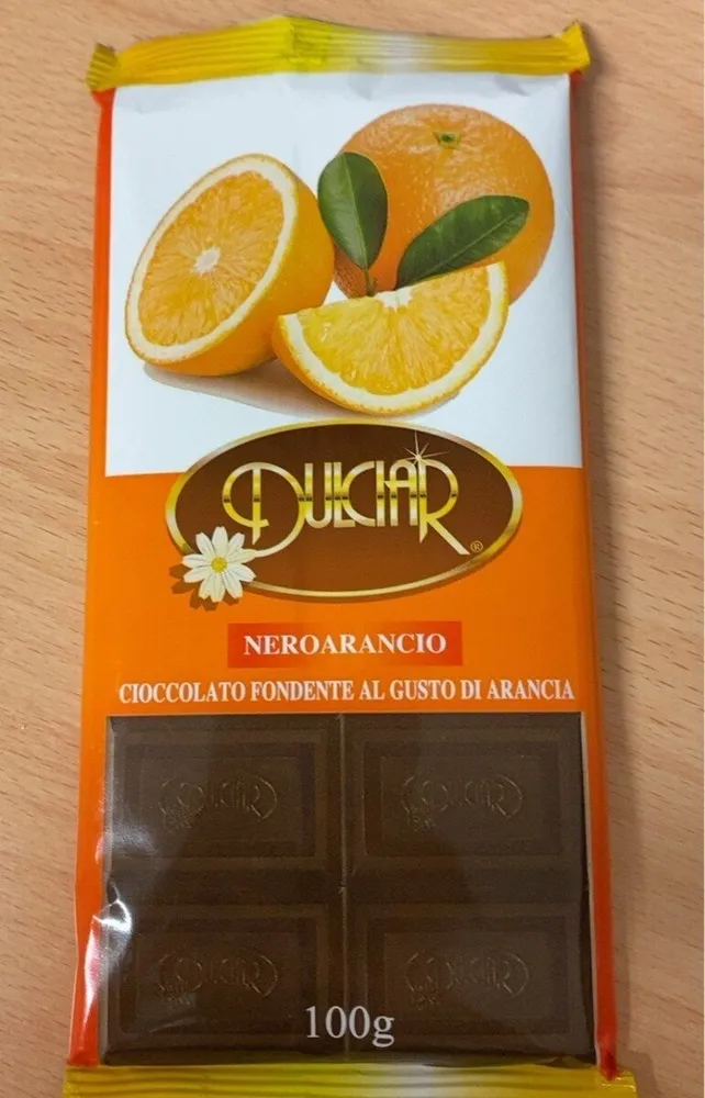 Cioccolato fondente al gusto di arancia