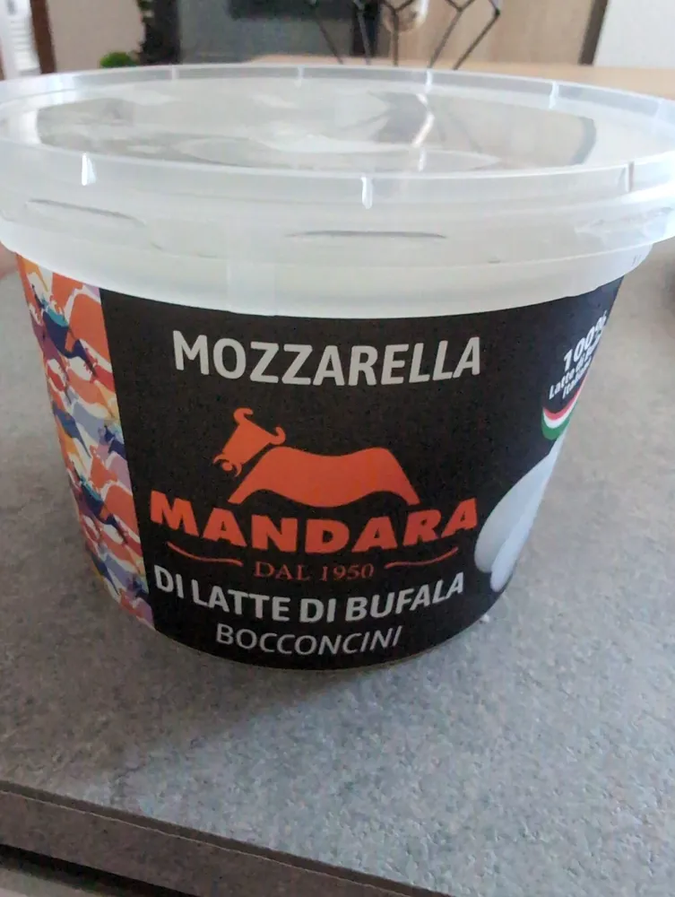 Mozzarella Di Latte Di Bufala