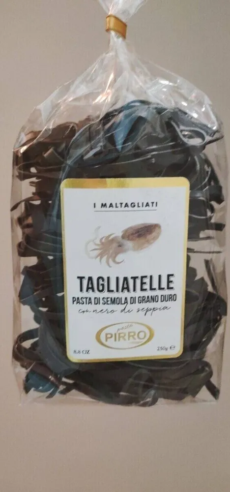 TAGLIATELLE Pasta di semola di grano duro con nero di seppia