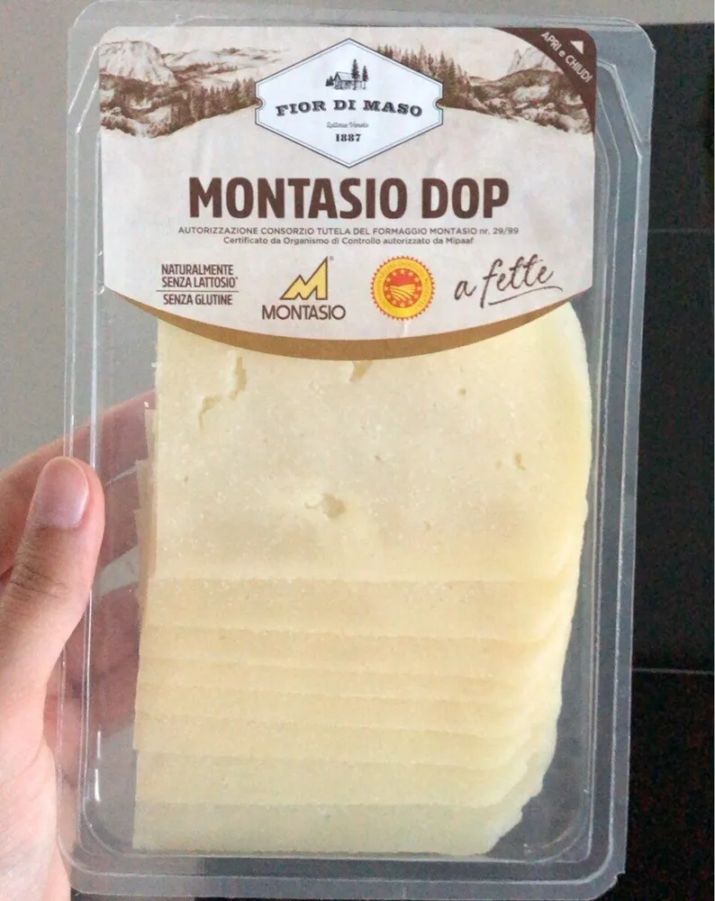 Formaggio a fette montasio