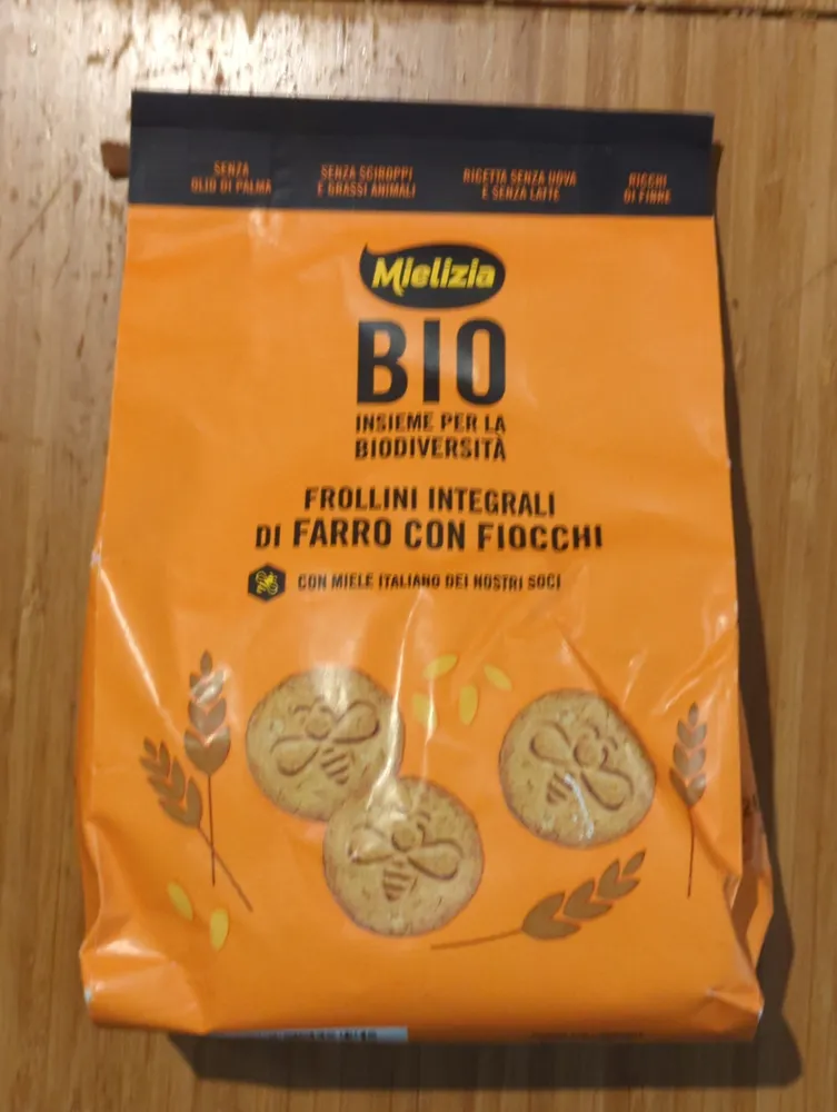 Frollini integrali di farro con fiocchi