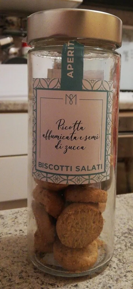 Biscotti salati ricotta affumicata e semi di zucca