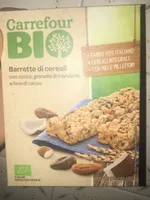 Barre de céréales avec coco, amandes et fèves de cacao