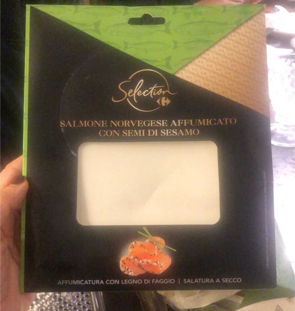 Salmone norvegese affumicato con semi di sesamo