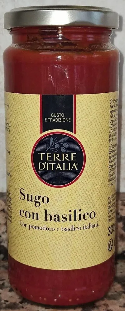 Sugo con basilico in barattolo