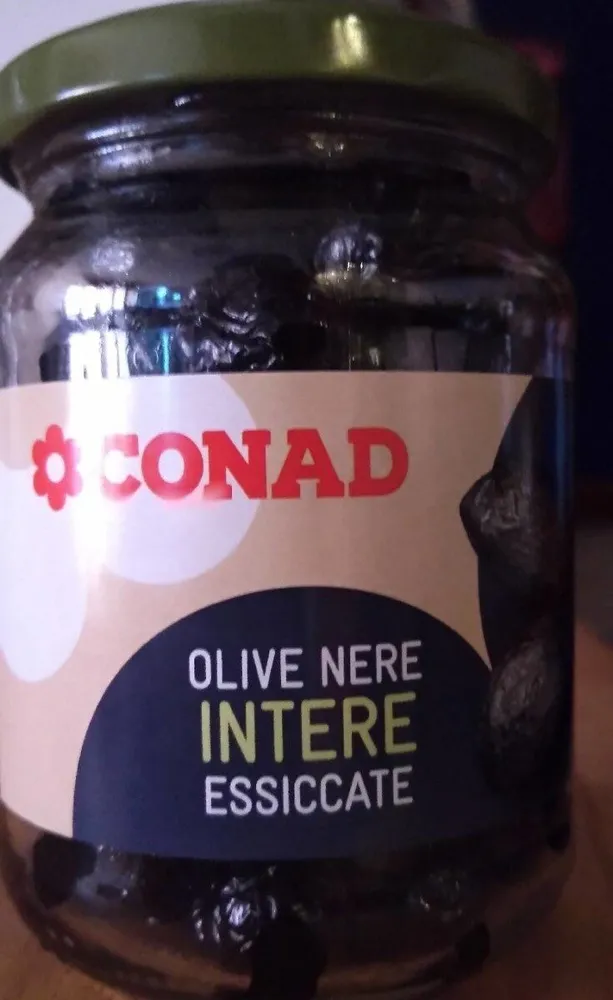 Olive nere intere essiccate