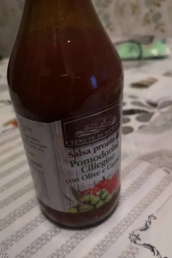 Salsa pronta di pomodoro ciliegino con olive e capperi