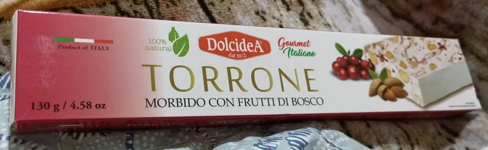 torrone morbido con frutti di bosco