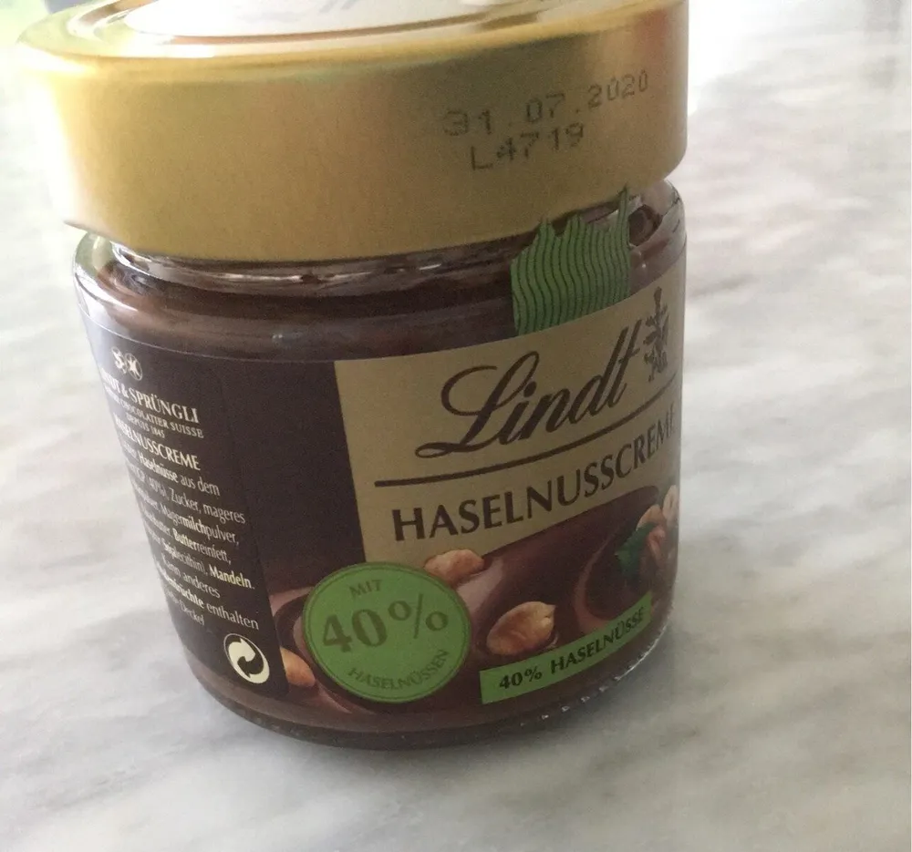 Haselnuss Creme