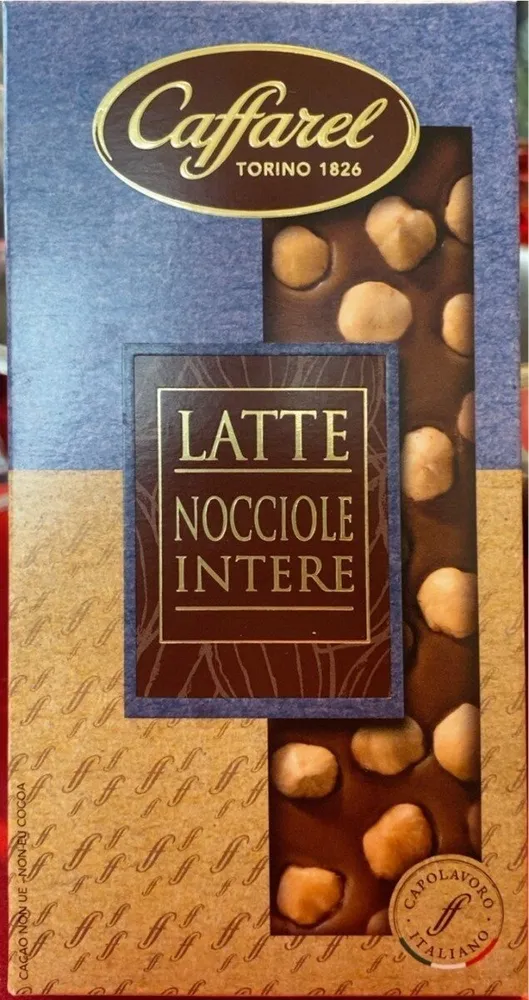 Cioccolato al latte nocciole intere